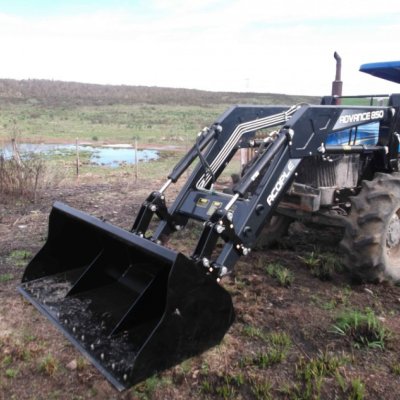 Acople inova novamente e lança PHD fixa com ângulos da caçamba iguais ao sistema pantográfico